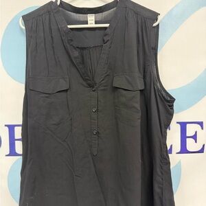 Old Navy women’s sleeveless blouse